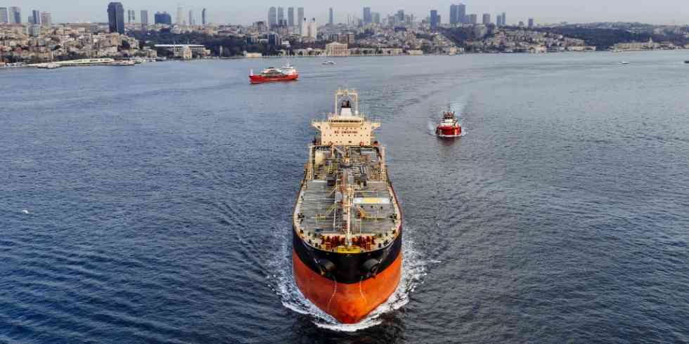 ship-chartering-guide-you-need-to-know